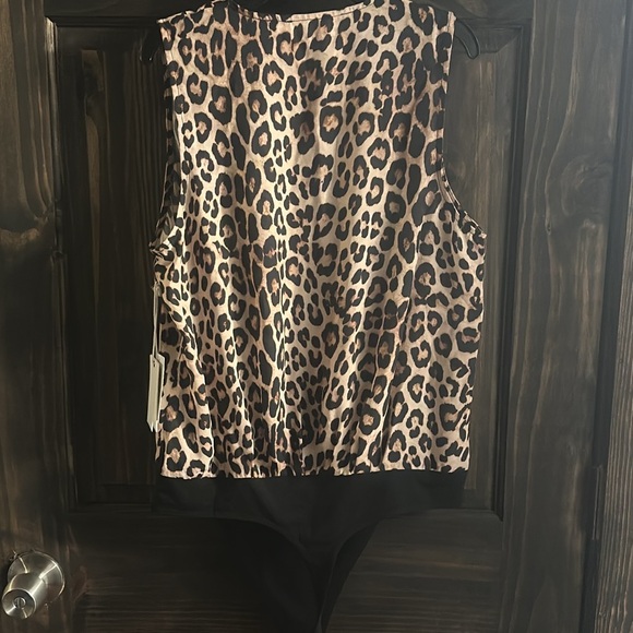 NWT Good American Georgette Wrap Front Bodysuit Good Leopard003 - Picture 9 of 15